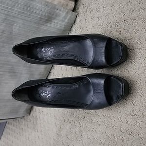 9/40.5 Alice + Olivia Black Leather Open Toe High Heel 6 Inw/1.5 In Platform